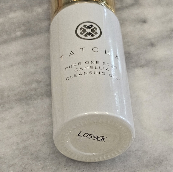 Tatcha Camellia Cleansing Oil makeup remover - Picture 3 of 4
